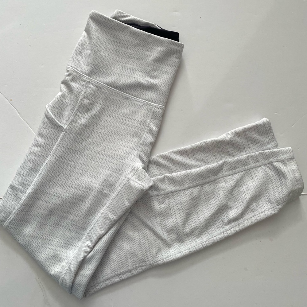 ODODOS High Waist Out Pocket Yoga Tummy Control Workout Running Leggings Medium